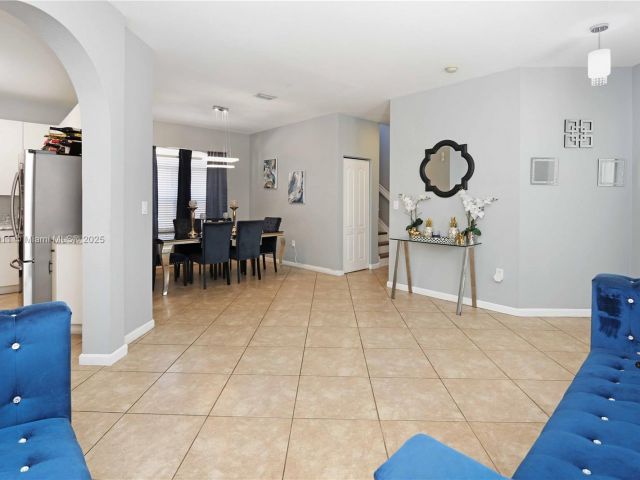 Продажа дома по адресу 2250 NE 37th Rd - фото 5845187