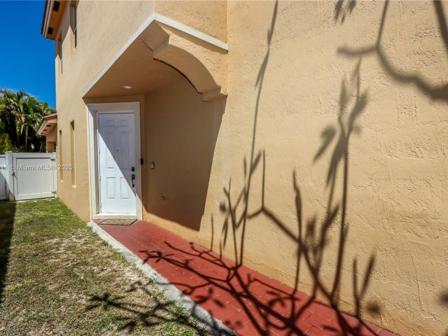 Продажа дома по адресу 2250 NE 37th Rd - фото 5845191