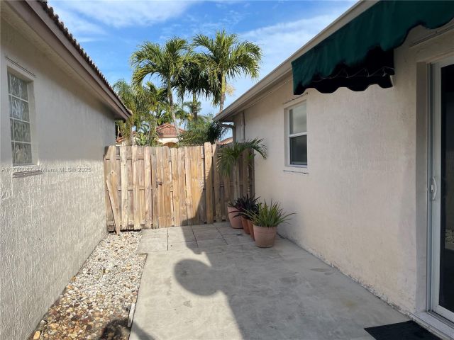 Продажа дома по адресу 14144 SW 149th Pl - фото 5797249