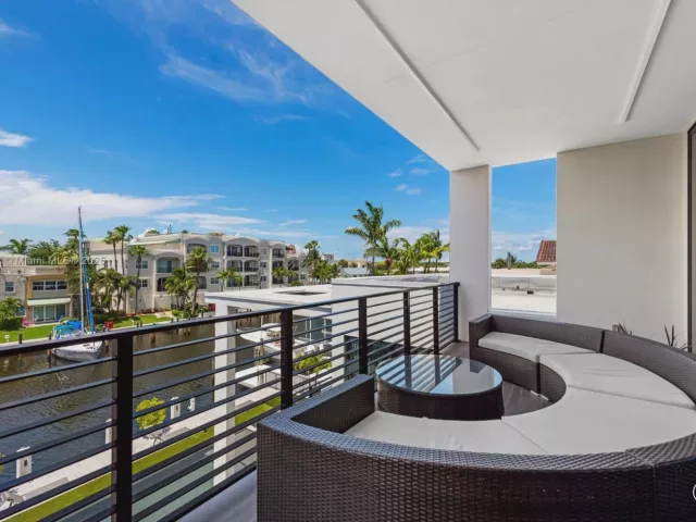 Дом в аренду по адресу 1400 Bayview Dr - фото 5772189