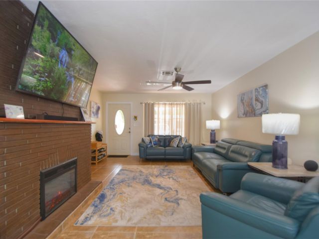 Продажа дома по адресу 981 SW 32nd St - фото 5891033