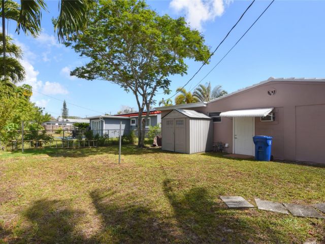 Продажа дома по адресу 981 SW 32nd St - фото 5891036