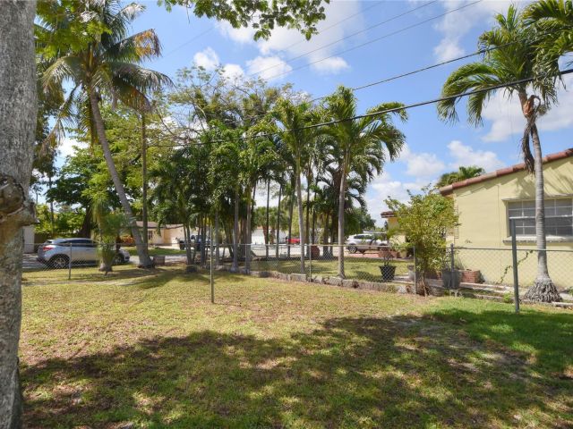 Продажа дома по адресу 981 SW 32nd St - фото 5891037