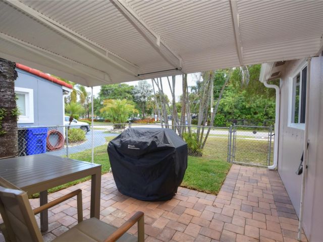 Продажа дома по адресу 981 SW 32nd St - фото 5891038