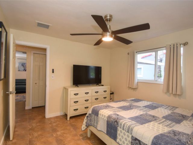 Продажа дома по адресу 981 SW 32nd St - фото 5891040