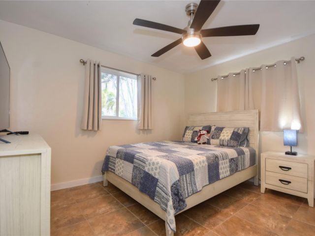 Продажа дома по адресу 981 SW 32nd St - фото 5891041