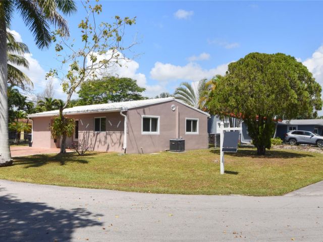 Продажа дома по адресу 981 SW 32nd St - фото 5891051