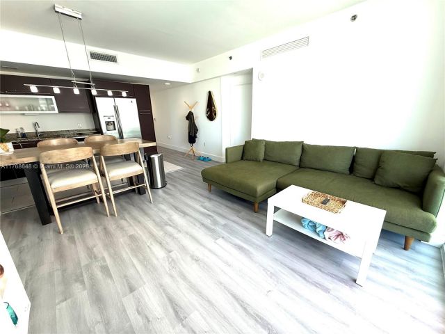 Продажа квартиры #2706 - фото 5780916