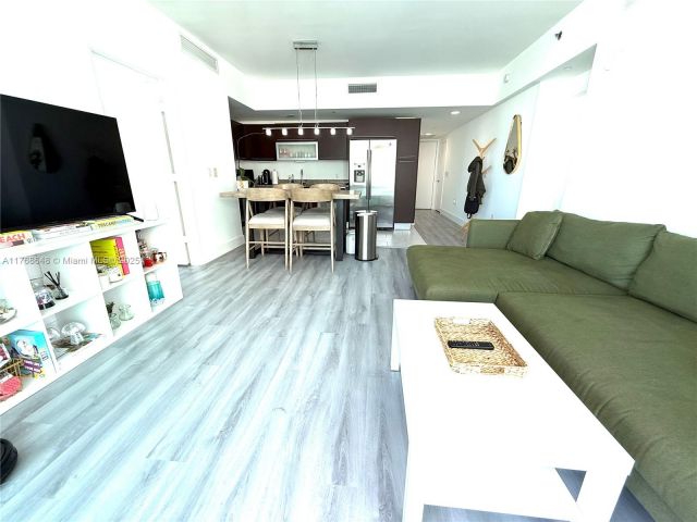 Продажа квартиры #2706 - фото 5780919