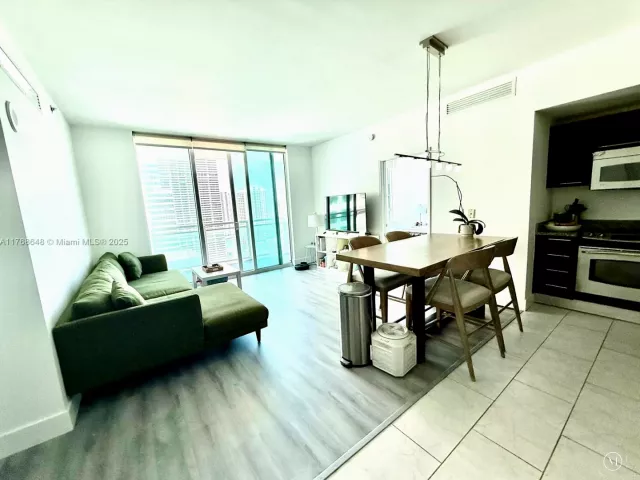 Продажа квартиры #2706 - фото 5780920