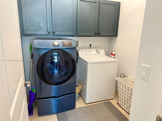 Продажа дома по адресу 2977 St John Dr - фото 5777278