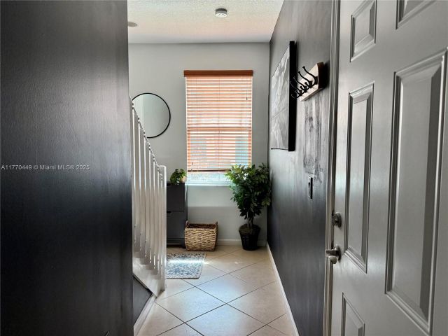 Продажа дома по адресу 2977 St John Dr - фото 5777280