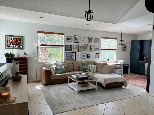 Продажа дома по адресу 2977 St John Dr - фото 5777282