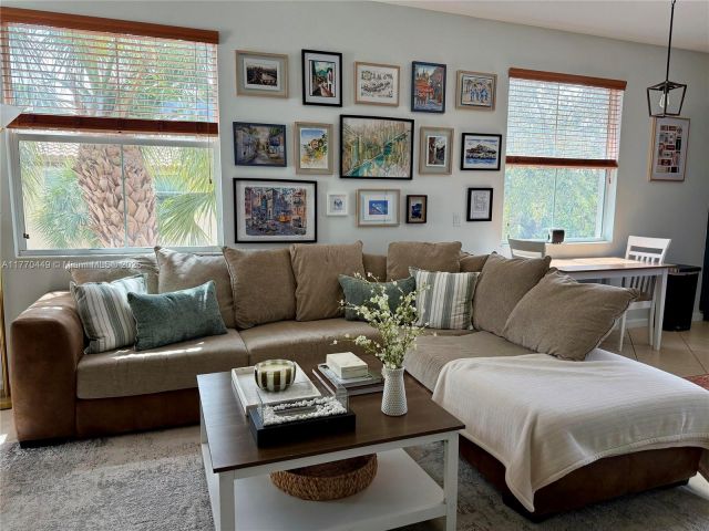 Продажа дома по адресу 2977 St John Dr - фото 5777283