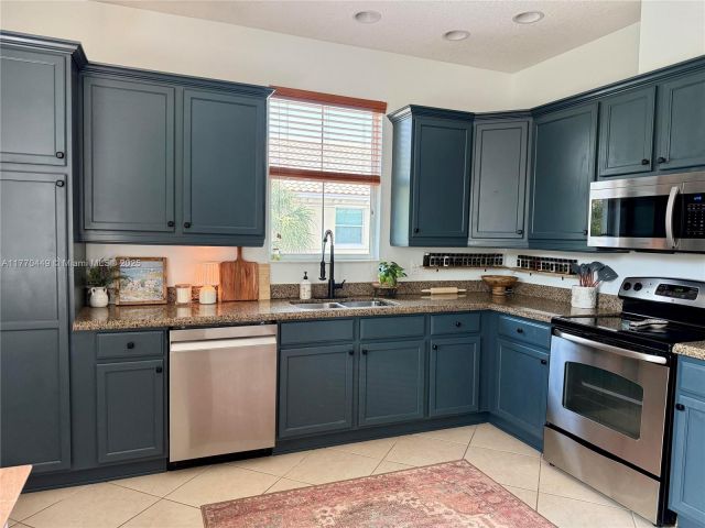 Продажа дома по адресу 2977 St John Dr - фото 5777290