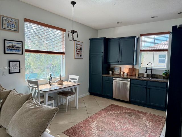 Продажа дома по адресу 2977 St John Dr - фото 5777292