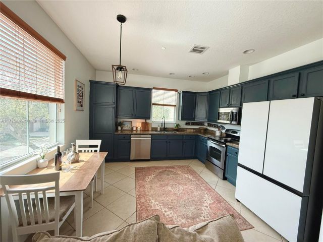 Продажа дома по адресу 2977 St John Dr - фото 5777293