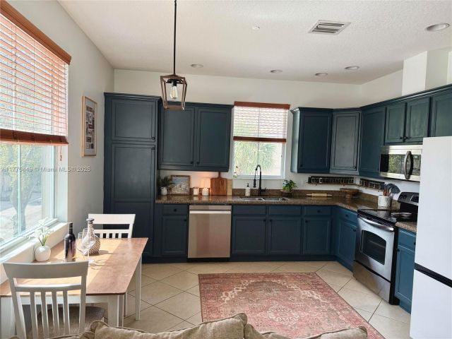 Продажа дома по адресу 2977 St John Dr - фото 5777294