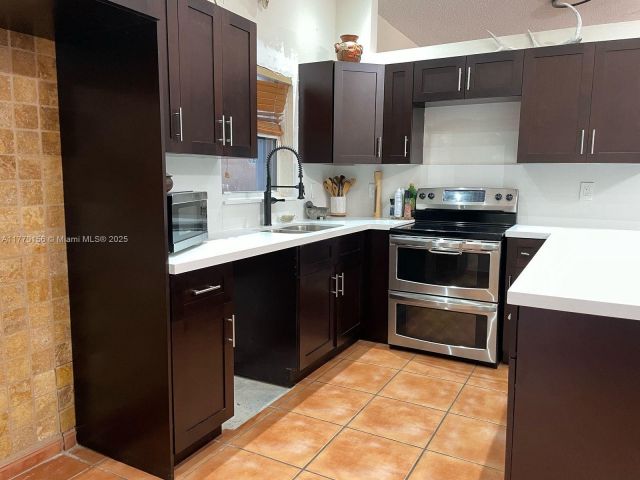 Продажа дома по адресу 24911 SW 120th Pl - фото 5794838