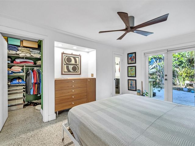 Продажа дома по адресу 1600 NE 16th St - фото 5780580