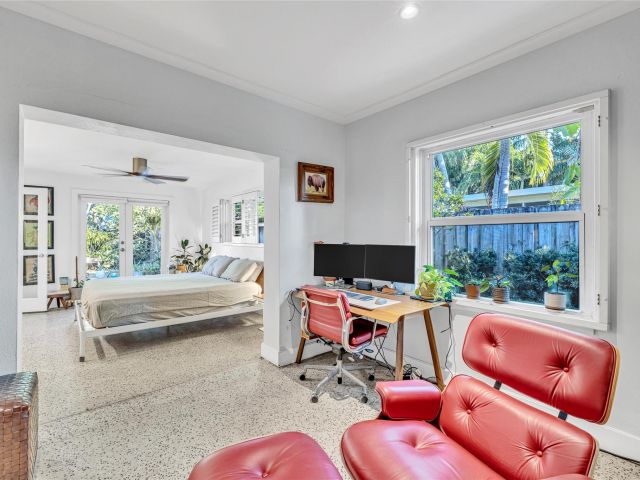 Продажа дома по адресу 1600 NE 16th St - фото 5780582