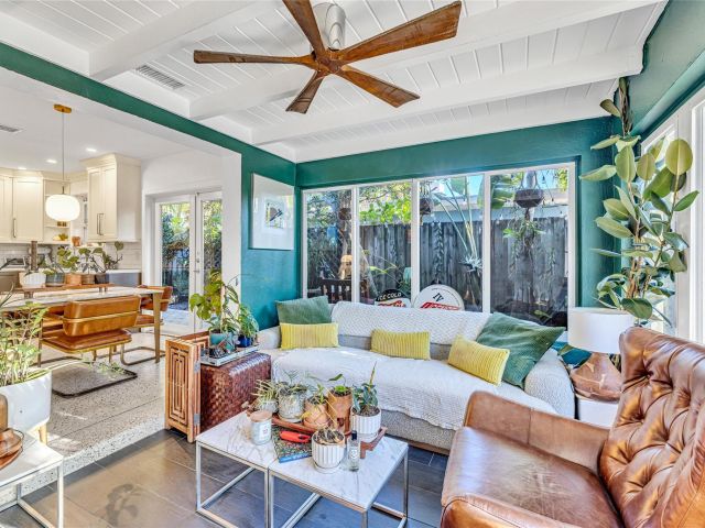 Продажа дома по адресу 1600 NE 16th St - фото 5780587