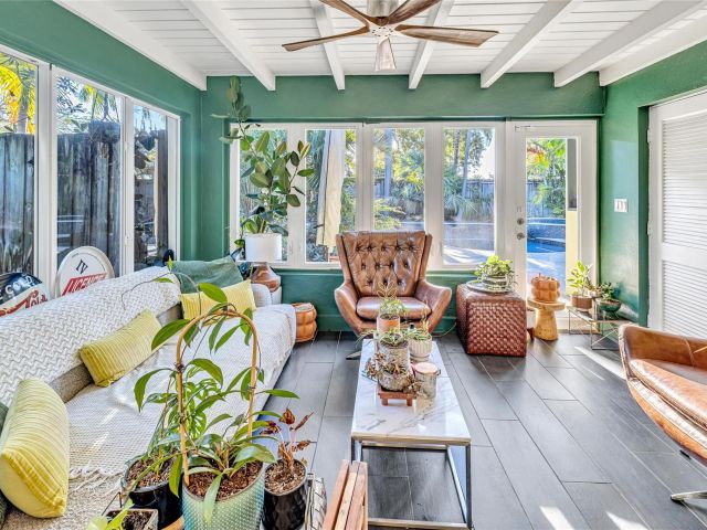 Продажа дома по адресу 1600 NE 16th St - фото 5780588