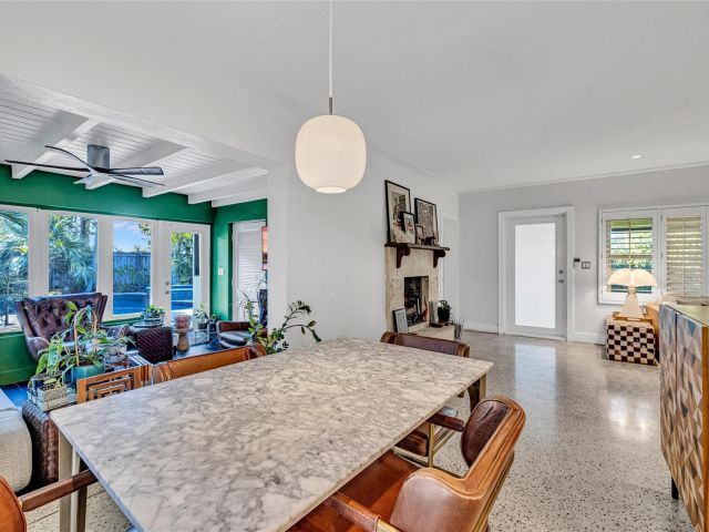 Продажа дома по адресу 1600 NE 16th St - фото 5780589