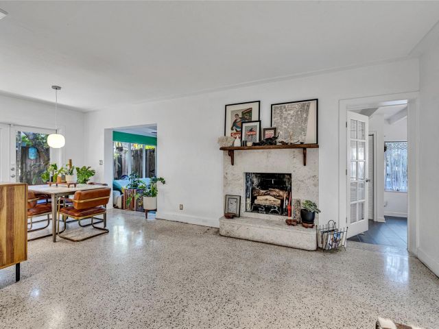 Продажа дома по адресу 1600 NE 16th St - фото 5780592