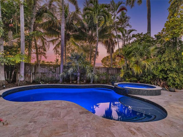 Продажа дома по адресу 1600 NE 16th St - фото 5780597