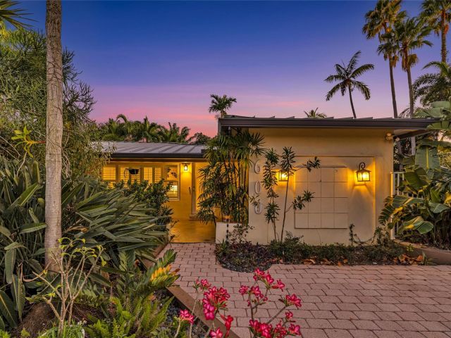 Продажа дома по адресу 1600 NE 16th St - фото 5780598