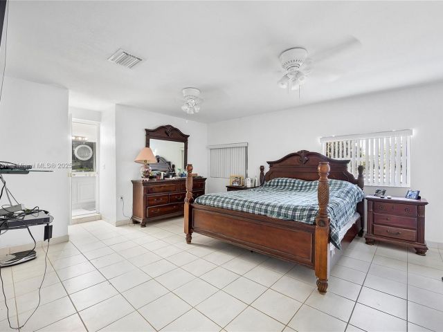 Продажа дома по адресу 25600 SW 197th Ave - фото 5779161