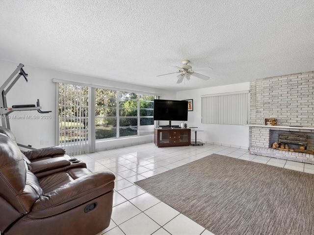 Продажа дома по адресу 25600 SW 197th Ave - фото 5779168