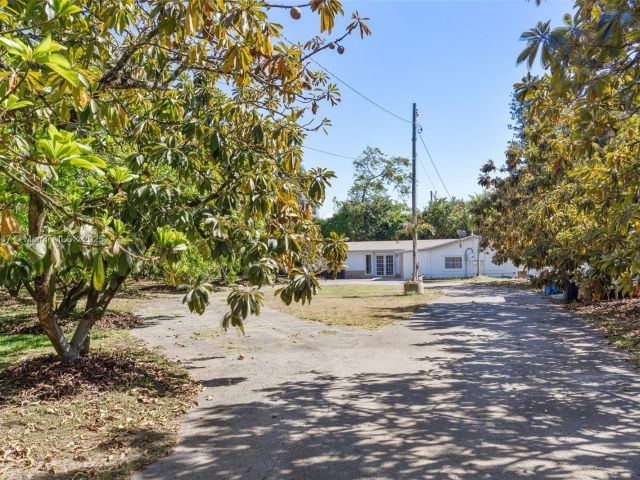 Продажа дома по адресу 25600 SW 197th Ave - фото 5779175