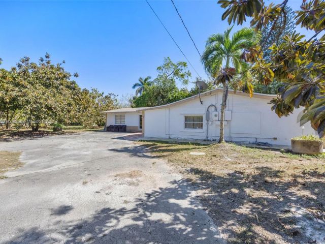 Продажа дома по адресу 25600 SW 197th Ave - фото 5779176