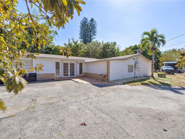 Продажа дома по адресу 25600 SW 197th Ave - фото 5779177