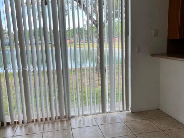 Дом в аренду по адресу 2712 SE 15th Pl 148 - фото 5788173