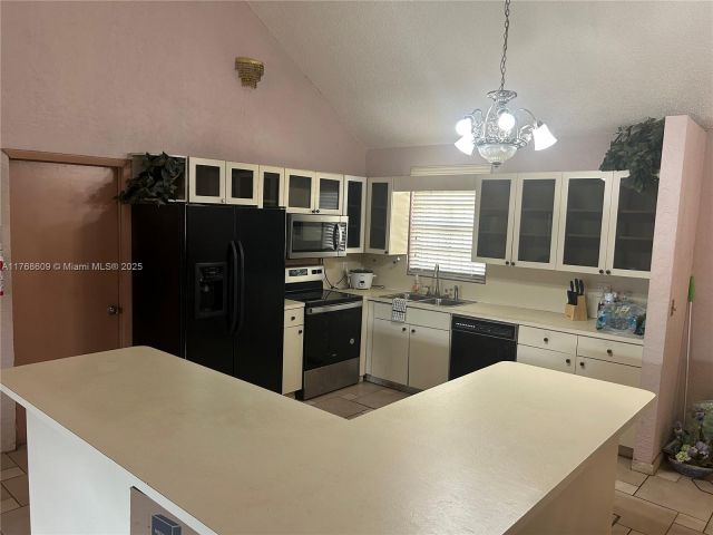 Продажа дома по адресу 5416 Flagler St - фото 5830180