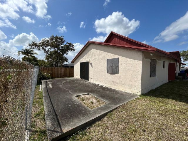 Продажа дома по адресу 5416 Flagler St - фото 5830189