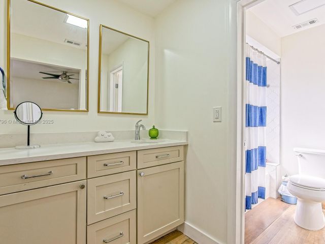 Продажа дома по адресу 10900 SW 124th Rd - фото 5780512