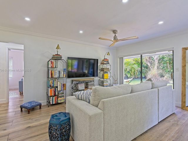 Продажа дома по адресу 10900 SW 124th Rd - фото 5780514