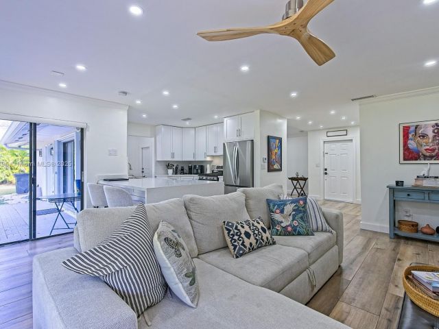 Продажа дома по адресу 10900 SW 124th Rd - фото 5780516