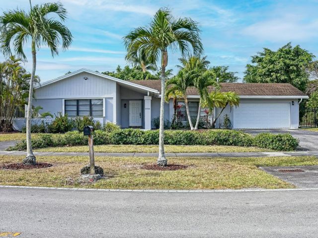 Продажа дома по адресу 10900 SW 124th Rd - фото 5780526