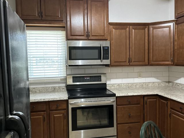 Продажа дома по адресу 701 SW 8th Avenue - фото 6656904