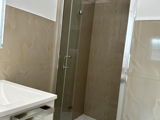 Продажа дома по адресу 701 SW 8th Avenue - фото 6656906