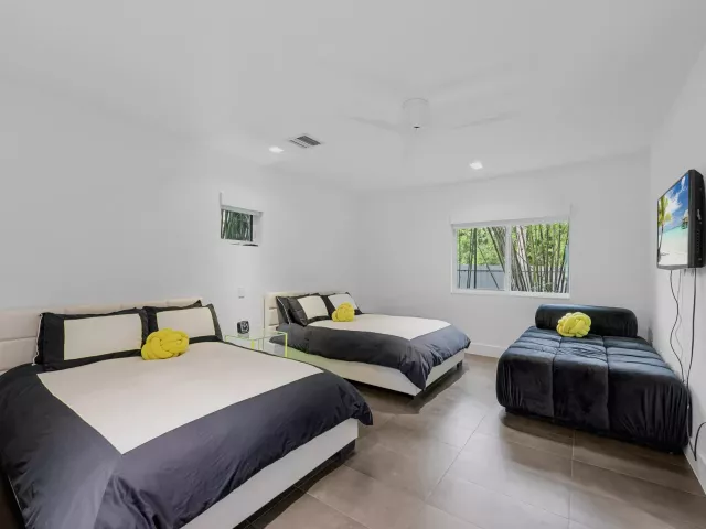 Продажа дома по адресу 7047 San Sebastian Circle - фото 9379490