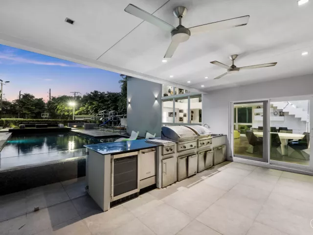 Продажа дома по адресу 7047 San Sebastian Circle - фото 9379496