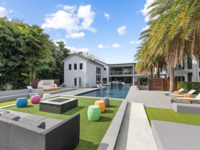 Продажа дома по адресу 7047 San Sebastian Circle - фото 5842928