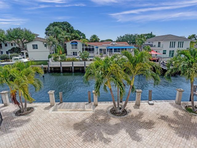 Продажа дома по адресу 3100 NE 47th St - фото 5795439