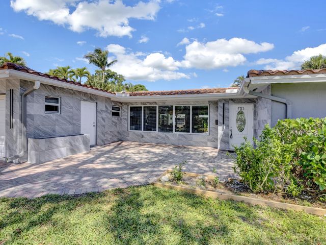 Дом в аренду по адресу 701 W Royal Palm Road - фото 5821345